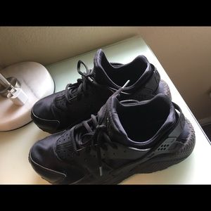 Black Women’s Huaraches